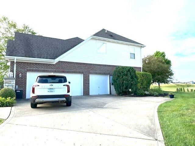 4637 Shadow Ridge Boulevard, Greenwood, IN 46143