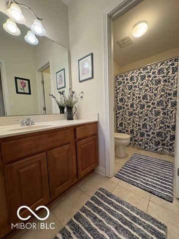 4637 Shadow Ridge Boulevard, Greenwood, IN 46143