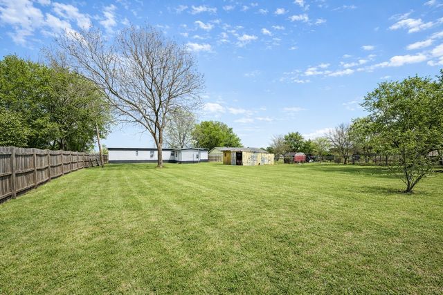 202 S Austin Street, Rice, TX 75155