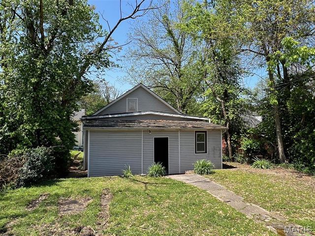 226 N 11th Street, Belleville, IL 62220