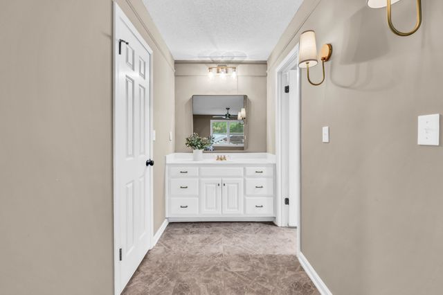 2690 Ashland City Rd, Clarksville, TN 37043