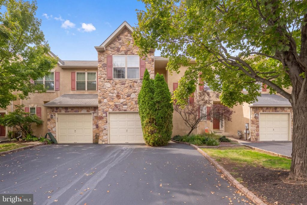 6 ABBOTT CT, NORRISTOWN, PA 19403 — exterior