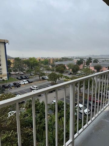 4550 NW 9th St 617E, Miami, FL 33126