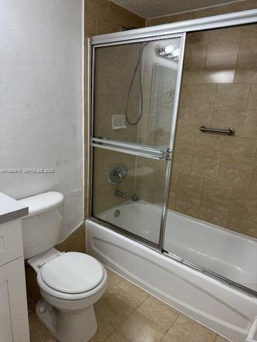 4550 NW 9th St 617E, Miami, FL 33126