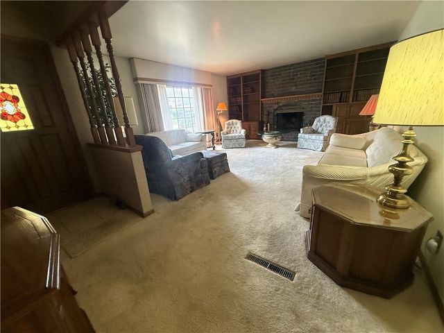 4618 Brookwood Terrace, St Joseph, MO 64506