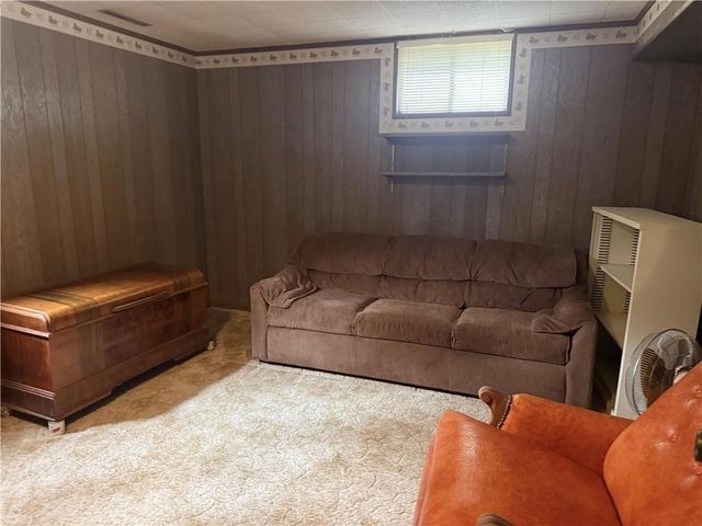 4618 Brookwood Terrace, St Joseph, MO 64506