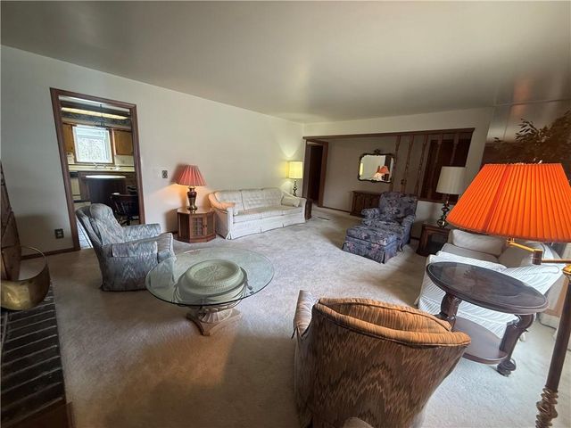 4618 Brookwood Terrace, St Joseph, MO 64506