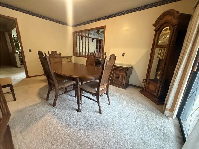 4618 Brookwood Terrace, St Joseph, MO 64506