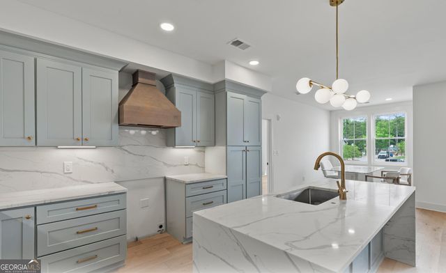1050 Blair Lane 203, Peachtree City, GA 30269
