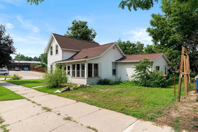 222 W Decker STREET, Viroqua, WI 54665