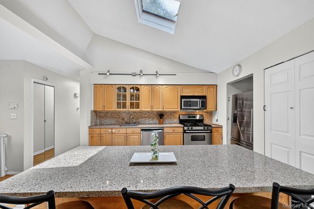 731 Manette Lane, Valley Cottage, NY 10989