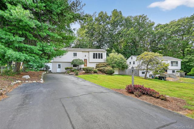 731 Manette Lane, Valley Cottage, NY 10989