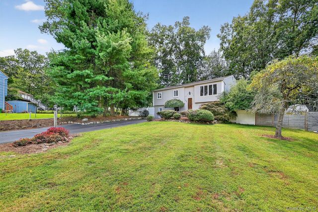 731 Manette Lane, Valley Cottage, NY 10989