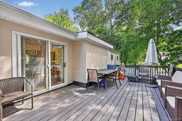 731 Manette Lane, Valley Cottage, NY 10989