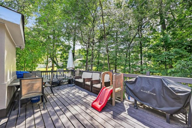 731 Manette Lane, Valley Cottage, NY 10989