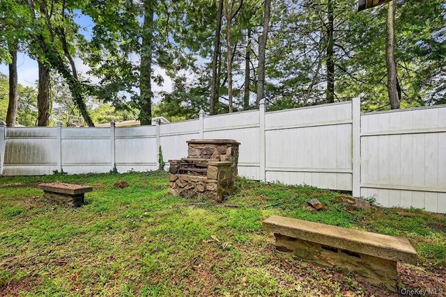 731 Manette Lane, Valley Cottage, NY 10989