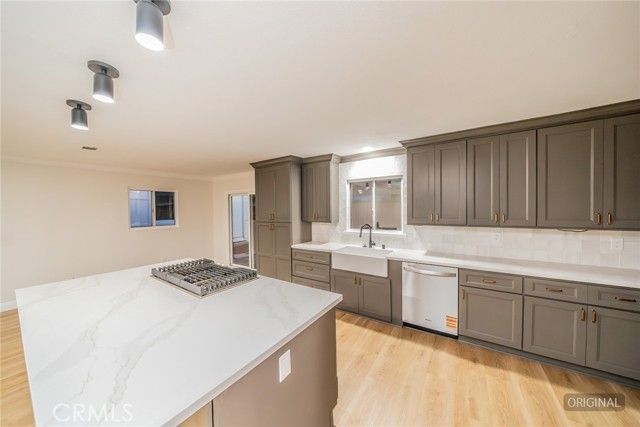 510 W Hacienda, Corona, CA 92882