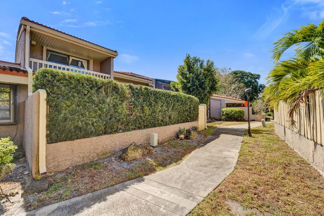 403 Dunwoody Lane 38, Hollywood, FL 33021