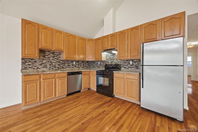 10 Pennyfield Avenue 5C, Bronx, NY 10465