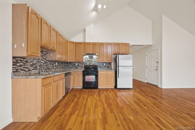 10 Pennyfield Avenue 5C, Bronx, NY 10465