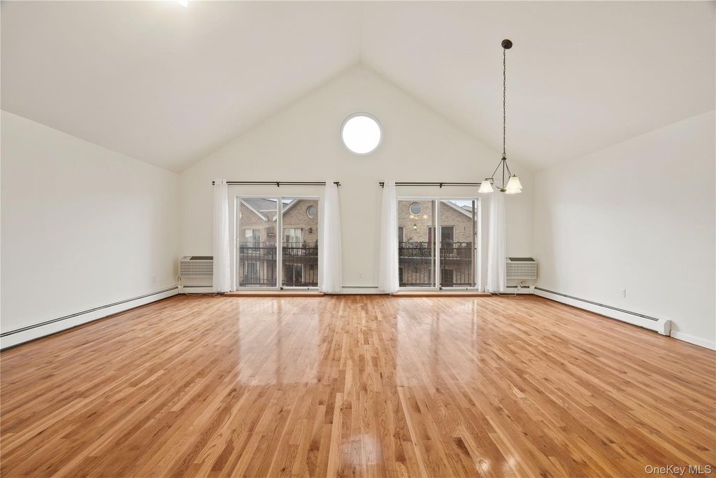 10 Pennyfield Avenue 5C, Bronx, NY 10465 — photo 2