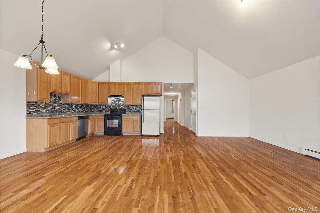 10 Pennyfield Avenue 5C, Bronx, NY 10465 — photo 3