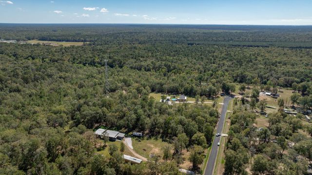 197 County Road 4502, Dayton, TX 77535