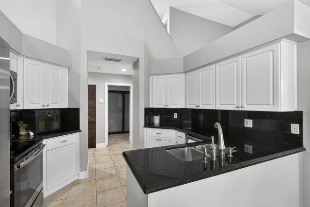 1726 Shoreside Circle, Wellington, FL 33414
