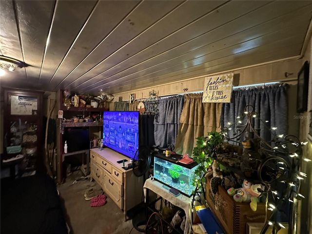 1105 NE 1ST STREET, Mulberry, FL 33860
