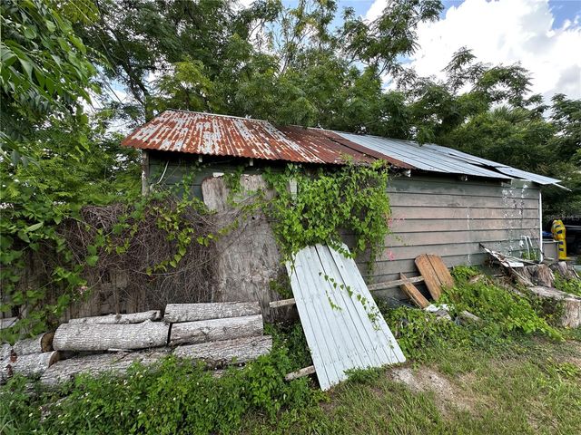 1105 NE 1ST STREET, Mulberry, FL 33860