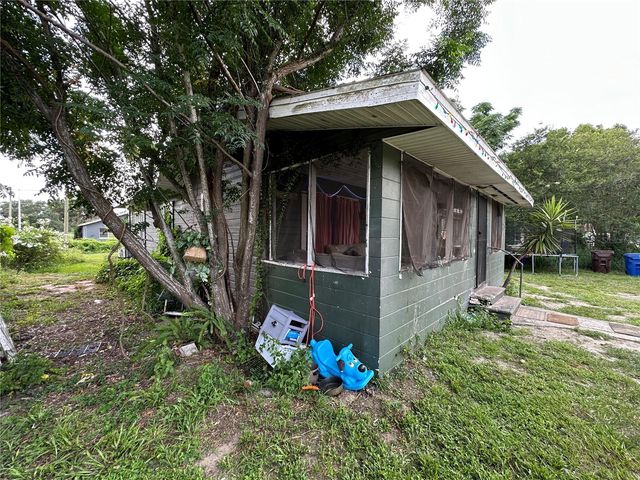 1105 NE 1ST STREET, Mulberry, FL 33860