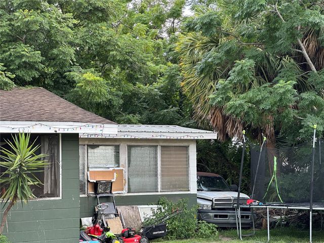 1105 NE 1ST STREET, Mulberry, FL 33860