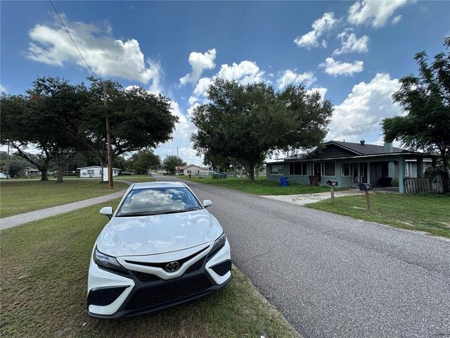 1105 NE 1ST STREET, Mulberry, FL 33860