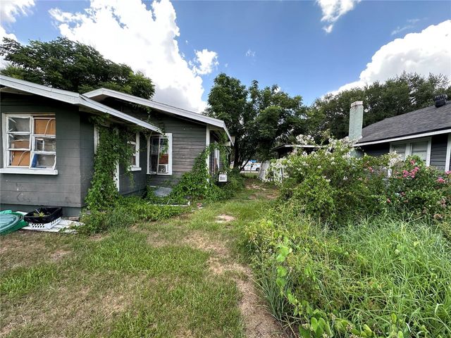 1105 NE 1ST STREET, Mulberry, FL 33860