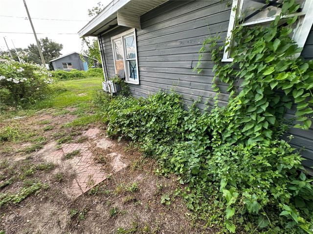 1105 NE 1ST STREET, Mulberry, FL 33860
