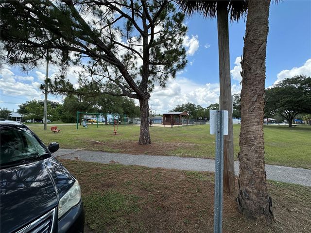 1105 NE 1ST STREET, Mulberry, FL 33860