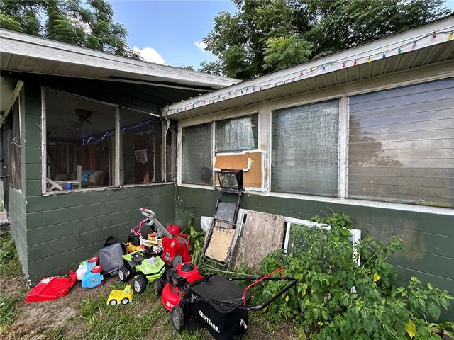 1105 NE 1ST STREET, Mulberry, FL 33860
