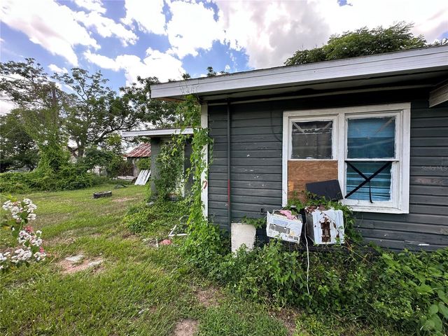 1105 NE 1ST STREET, Mulberry, FL 33860
