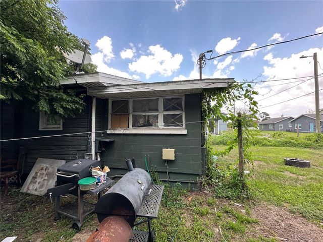 1105 NE 1ST STREET, Mulberry, FL 33860