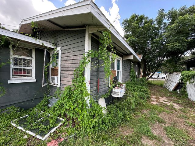 1105 NE 1ST STREET, Mulberry, FL 33860