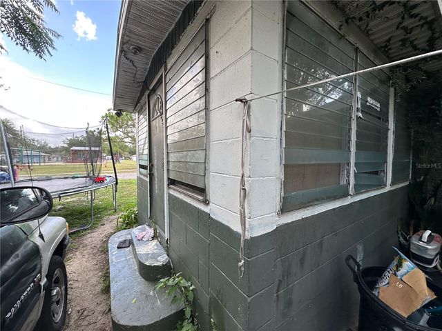 1105 NE 1ST STREET, Mulberry, FL 33860