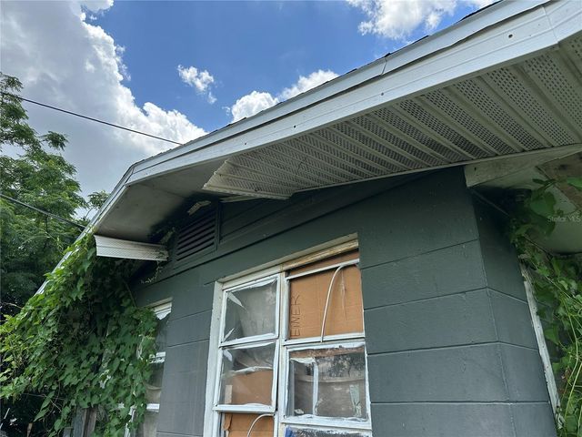1105 NE 1ST STREET, Mulberry, FL 33860