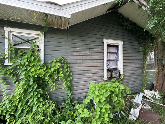 1105 NE 1ST STREET, Mulberry, FL 33860
