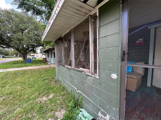 1105 NE 1ST STREET, Mulberry, FL 33860