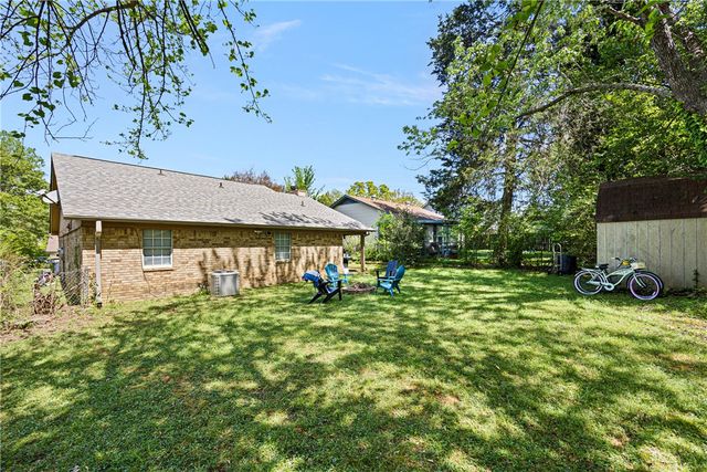 411 Austin Circle, Russellville, AR 72801