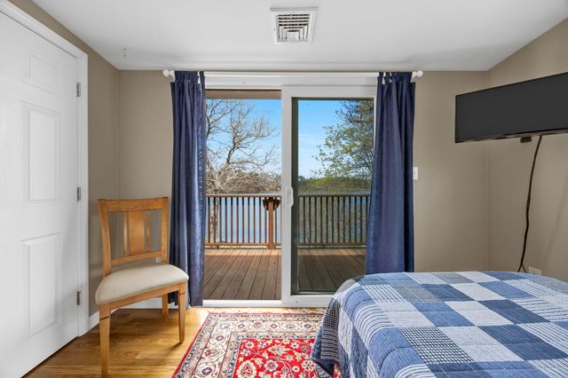 100 Lakeview Boulevard, Plymouth, MA 02360