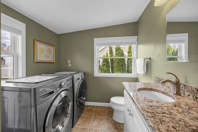 100 Lakeview Boulevard, Plymouth, MA 02360