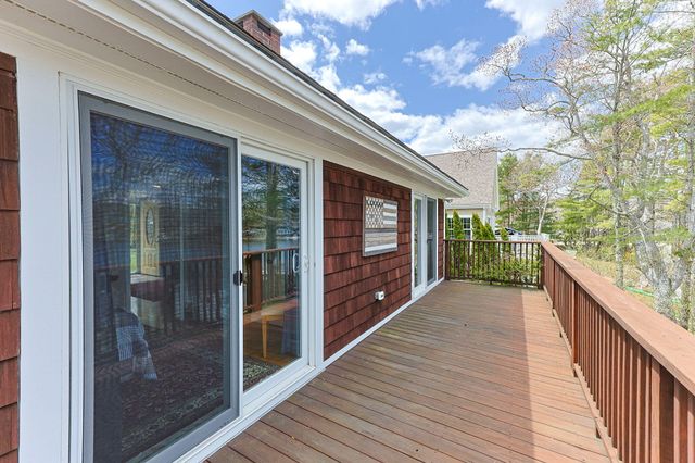 100 Lakeview Boulevard, Plymouth, MA 02360