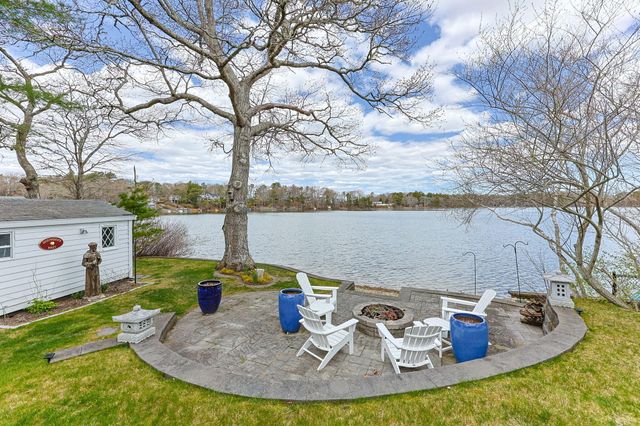 100 Lakeview Boulevard, Plymouth, MA 02360