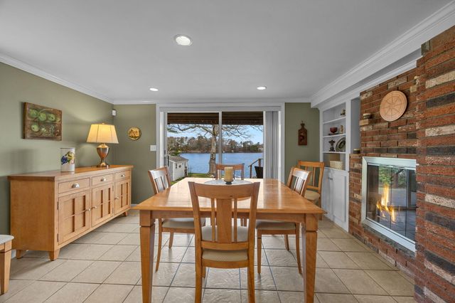 100 Lakeview Boulevard, Plymouth, MA 02360
